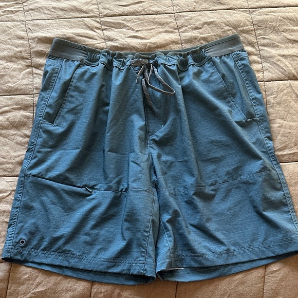 Columbia Other - Columbia Gray and Blue Mesh-Lined Shorts
